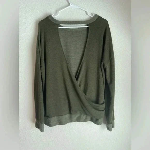 Billabong women’s olive green long sleeve backless sweatshirt size M - Picture 6 of 8